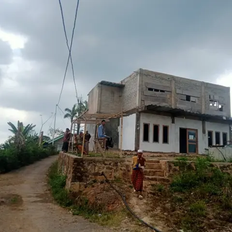 Bangun Masjid Nurul Yaqin Lawi, Berdiri Sejak 1977